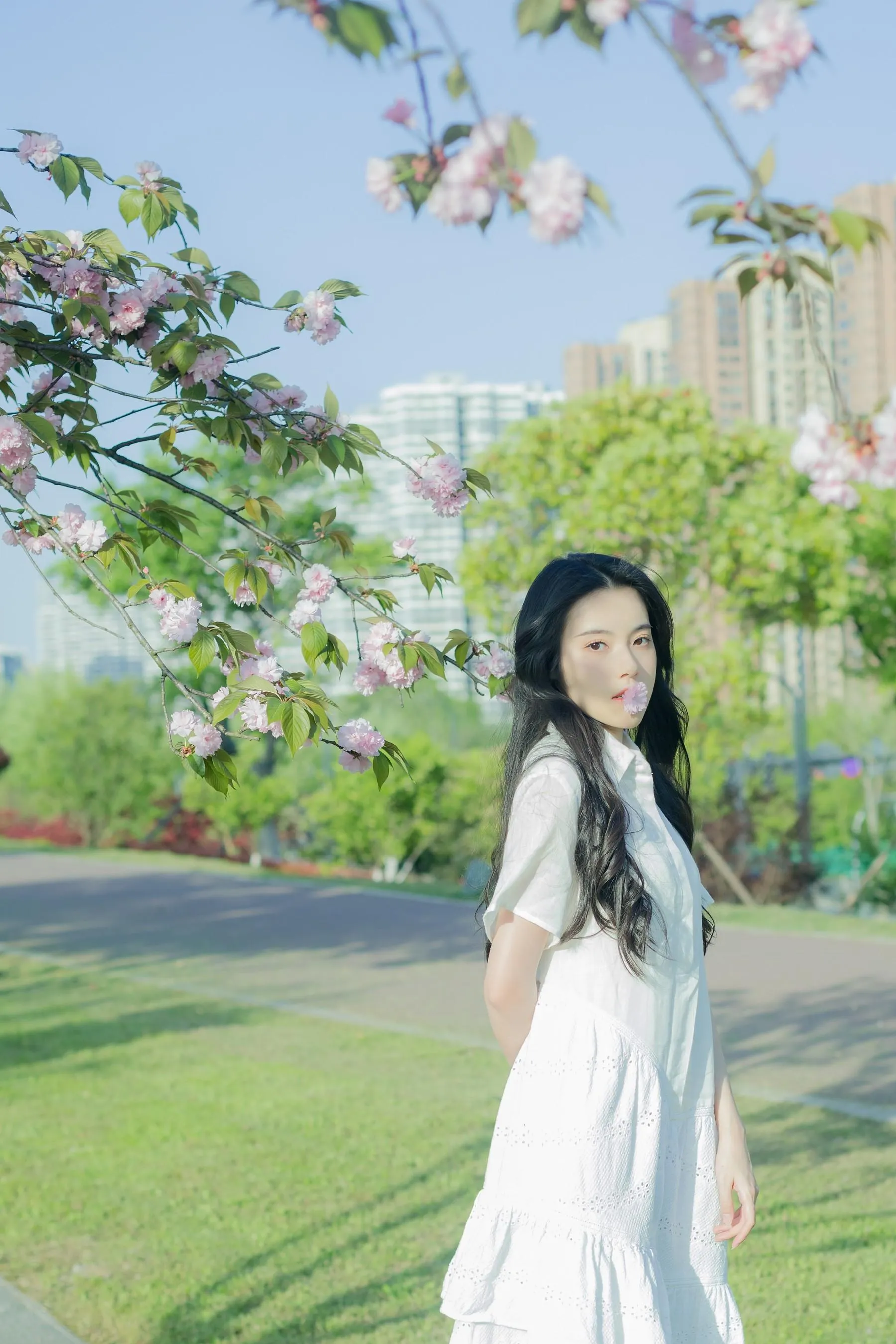 [YITUYU艺图语]2022.07.29 给晚樱的情歌 静鏡婧 [28P]插图1